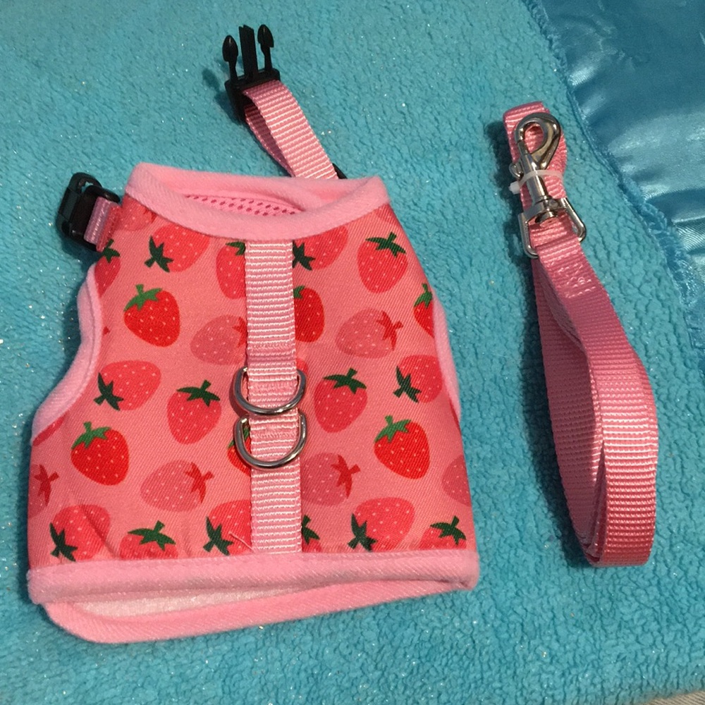 Strawberry pattern h-shaped cat harness